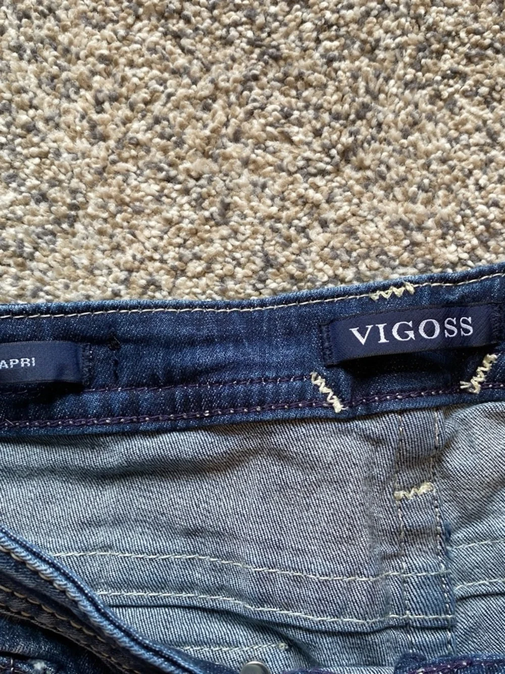 Vigoss Women’s Heritage Fit Dark Blue Denim Capris Size 10